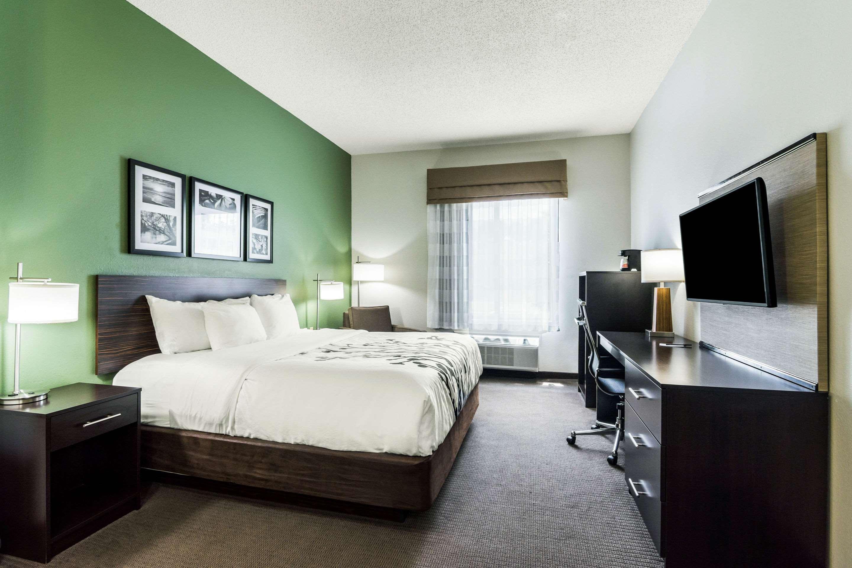 Sleep & Near I-95 Hotel