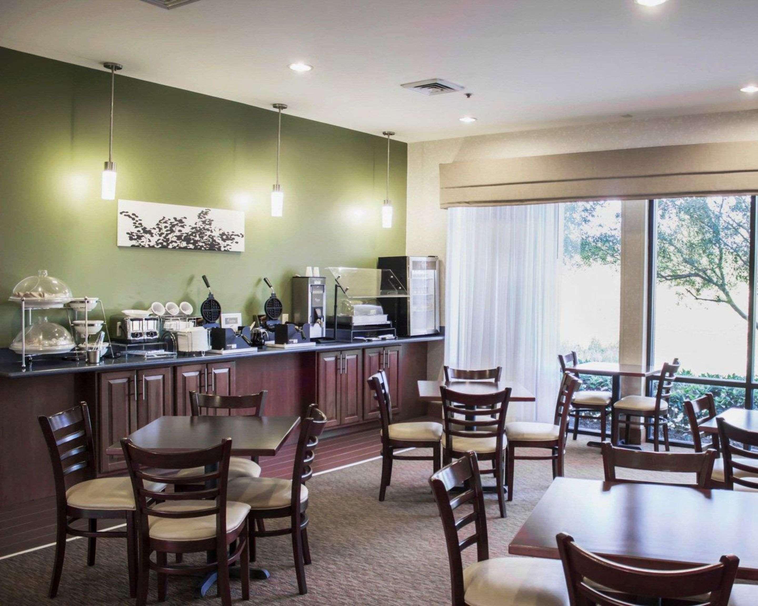 Sleep & Near I-95 Hotel 3*